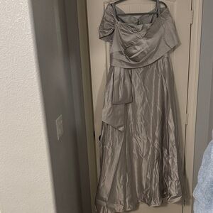 Elegant Satin Light Gray Evening Gown
